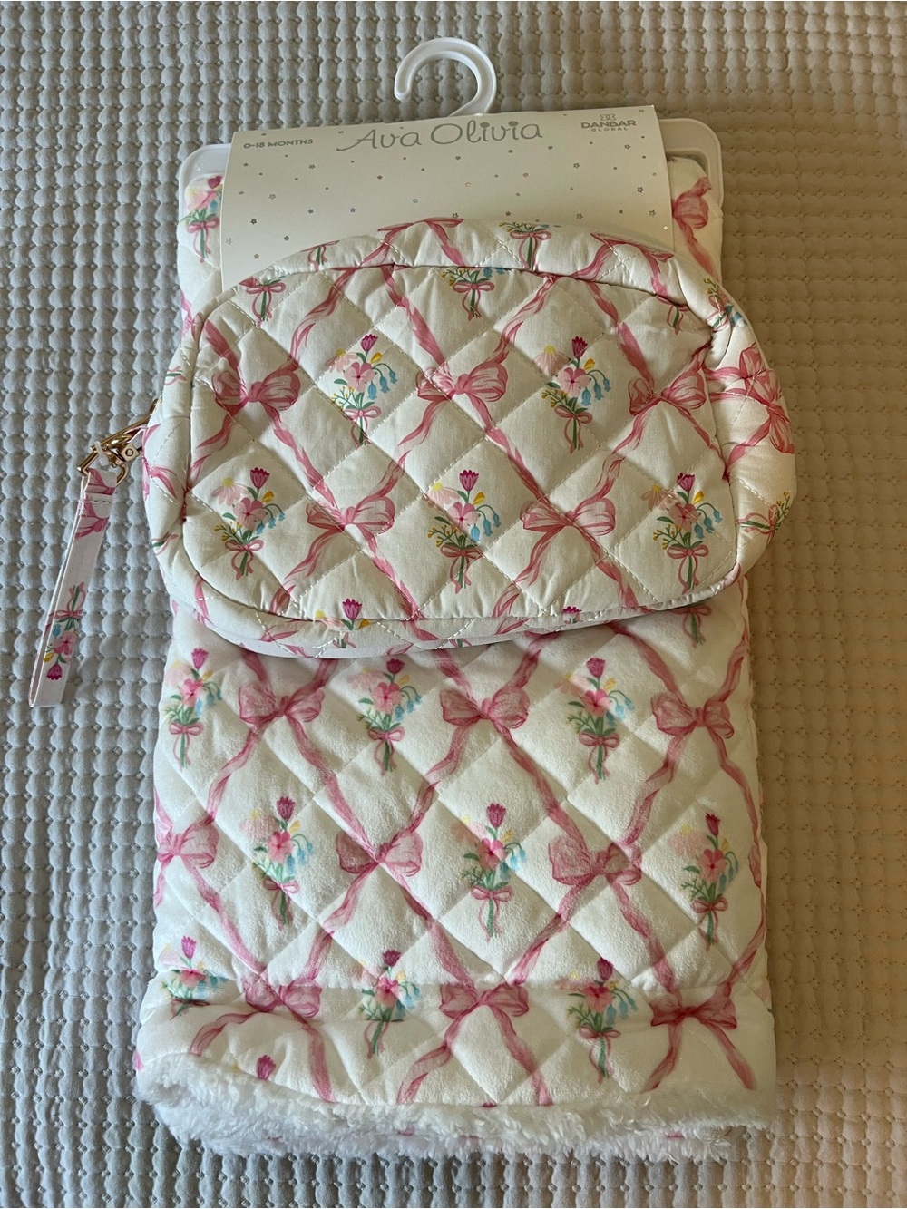 Ava Olivia Quilted Pink Bow & Floral Blanket Set